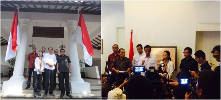 Foto Jokowi Membuka Secara Resmi Kantor Transisi 