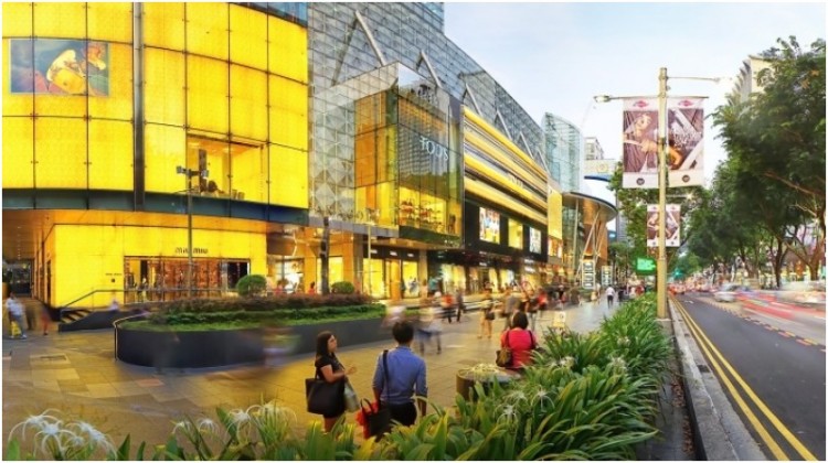 Orchard Road, kawasan perbelanjaan terkenal Singapura yang banyak dikunjungi ekspatriat