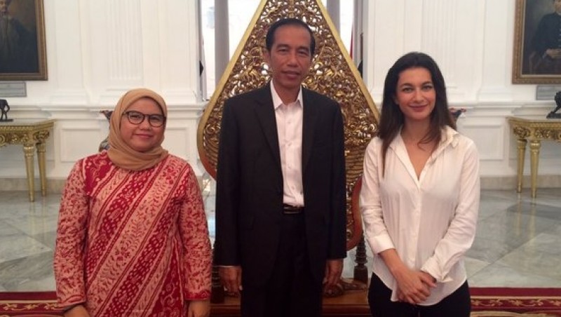 Hasil gambar untuk Siapa wanita Cantik Di Samping Presiden Jokowi?